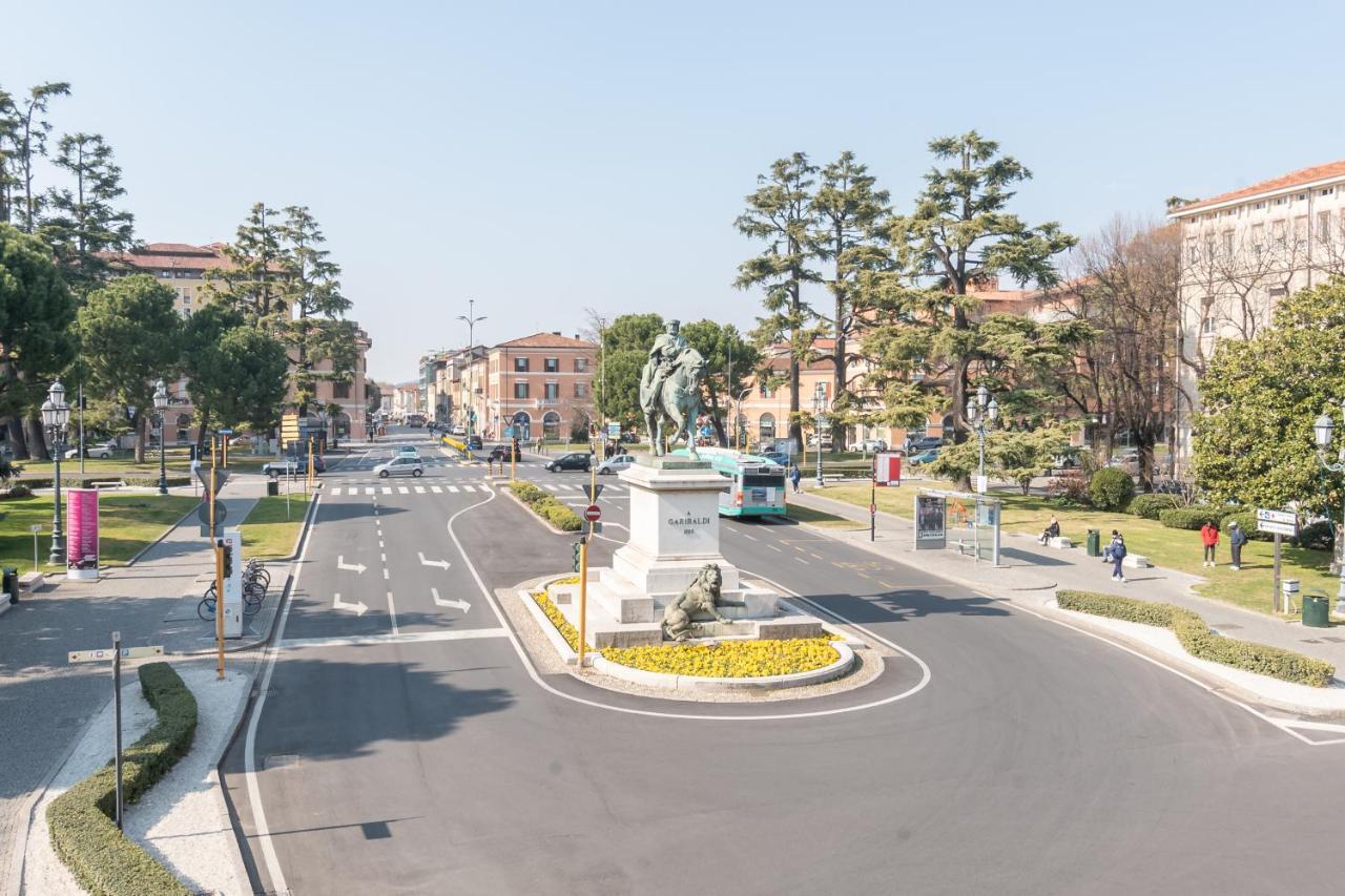 Appartamento Piazza Garibaldi - F&L Apartment Brescia Exterior photo